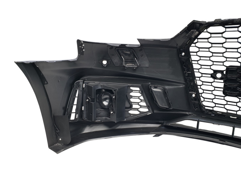 Передній бампер  ( в стилі RS4 під радари V4 ) на Audi A4 B9 2015-2019 року