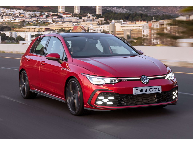Передній бампер  ( стиль GTI ) на Volkswagen Golf VIII 2020-2024 року
