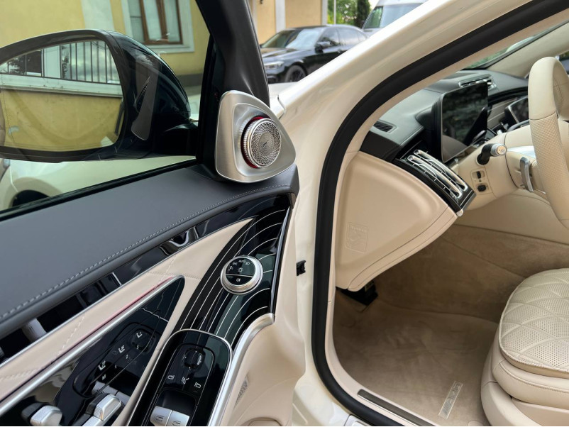 Сітки на динаміки  Burmester 4D на Mercedes-Benz S-Class W223 2020-2025 року