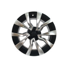 R18 Hyper Silver ( одноширокі 8.5J ET38 ) на Tesla Model 3 2017-2022 року