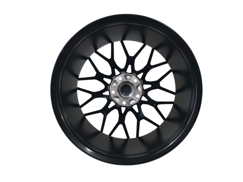 R18 Gloss Black ( одноширокі 8.0J ET35 ) на BMW 1 Series F40 / F41 2019-2023 року
