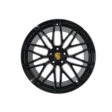 R22 Gloss Black ( різноширокі ) на Porsche Cayenne 958 2010-2014 року