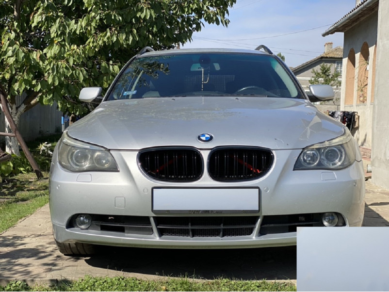 Ніздрі Чорний глянець ( Подвійні M-Look ) на BMW 5 Series E60 / E61 2003-2010 року