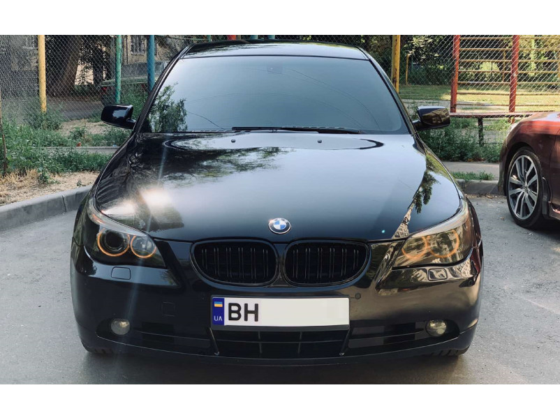 Ніздрі Чорний глянець ( Подвійні M-Look ) на BMW 5 Series E60 / E61 2003-2010 року