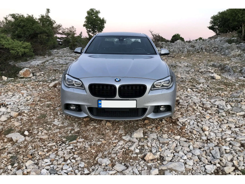 Передній бампер  ( M Sport Paket ) LCI на BMW 5 Series F10 / F11 2010-2017 року