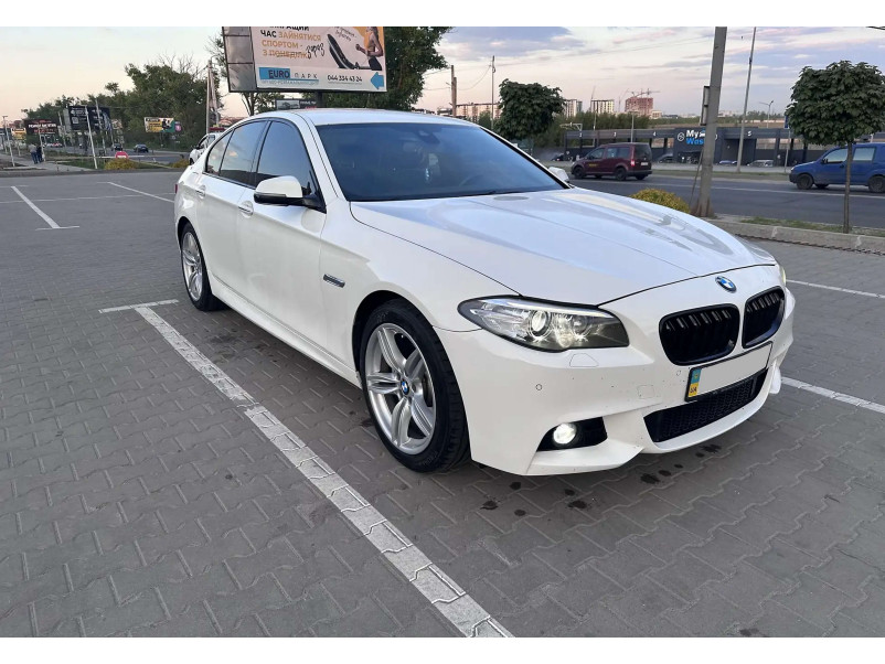 Передній бампер  ( M Sport Paket ) LCI на BMW 5 Series F10 / F11 2010-2017 року