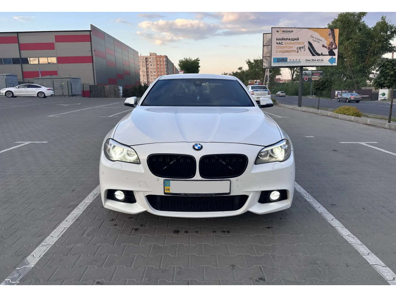 Передній бампер  ( M Sport Paket ) LCI на BMW 5 Series F10 / F11 2010-2017 року