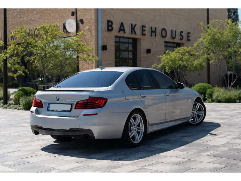 Задній бампер  ( M Sport Paket ) на BMW 5 Series F10 / F11 2010-2017 року