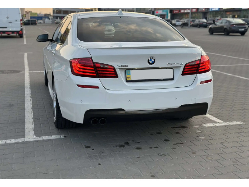 Задній бампер  ( M Sport Paket ) на BMW 5 Series F10 / F11 2010-2017 року