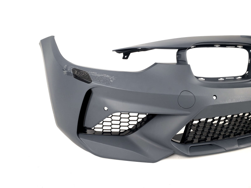 Передній бампер  ( M2 Look ) на BMW 3 Series F30 / F31 2011-2018 року