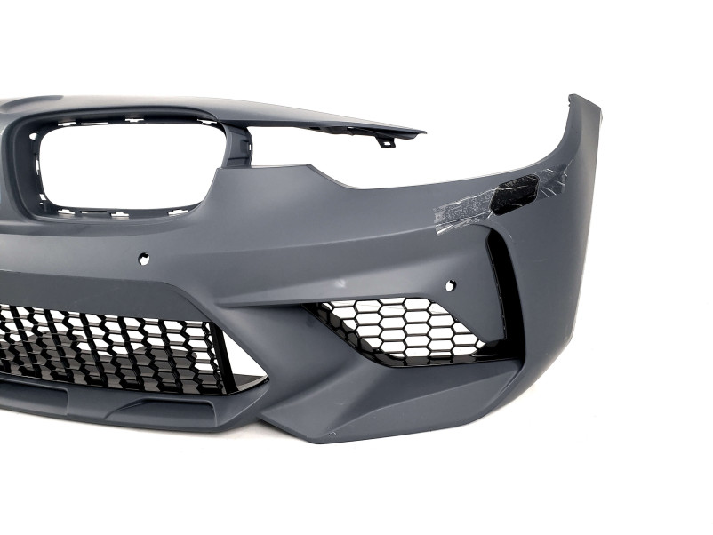 Передній бампер  ( M2 Look ) на BMW 3 Series F30 / F31 2011-2018 року