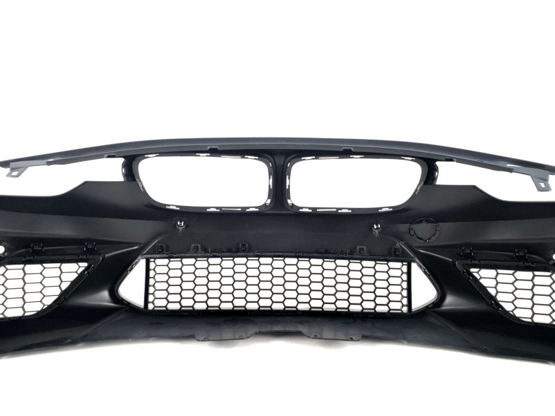 Передній бампер  ( M2 Look ) на BMW 3 Series F30 / F31 2011-2018 року