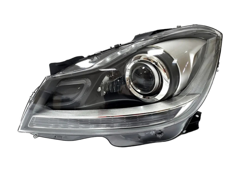 Передні фари  ( Xenon Adaptive ) без блоків на Mercedes-Benz C-Class W204 2007-2014 року