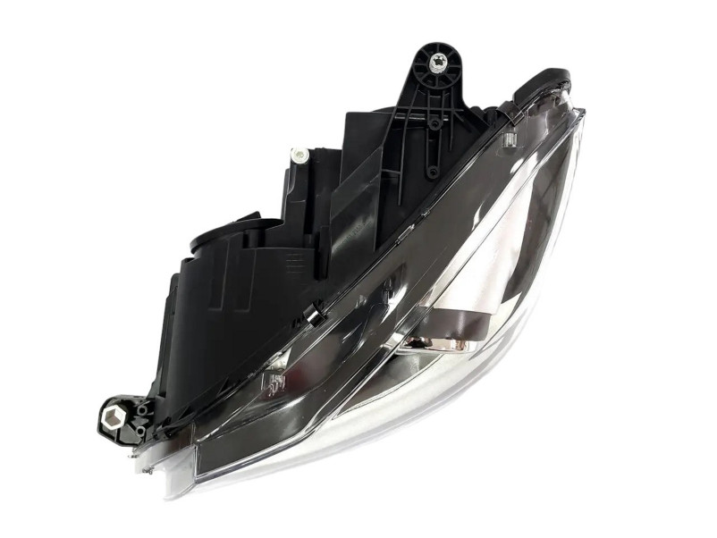 Передні фари  ( Xenon Adaptive ) без блоків на Mercedes-Benz C-Class W204 2007-2014 року