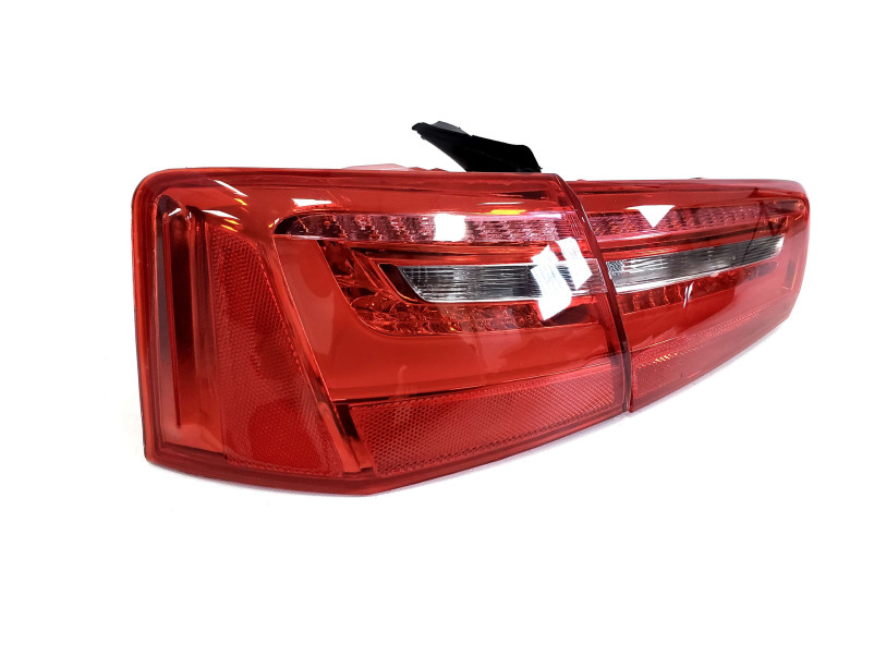 Задні ліхтарі  ( Европа ) Стопи на Audi A6 C7 2011-2014 року