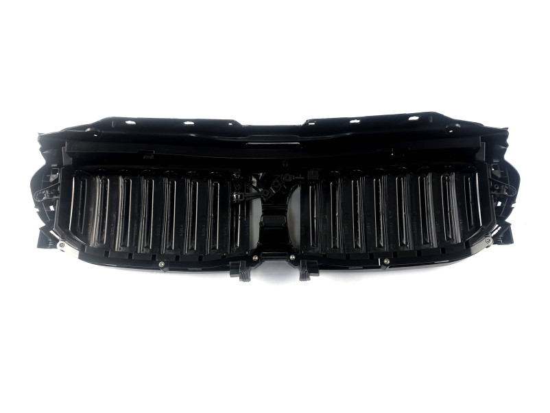 Повітряна заслонка ( жалюзі )  з моторчиком на BMW 5 Series G30 / G31 2017-2020 року