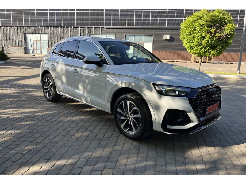 Передній бампер  ( стиль RS ) V2 на Audi Q5 80A 2020-2024 року