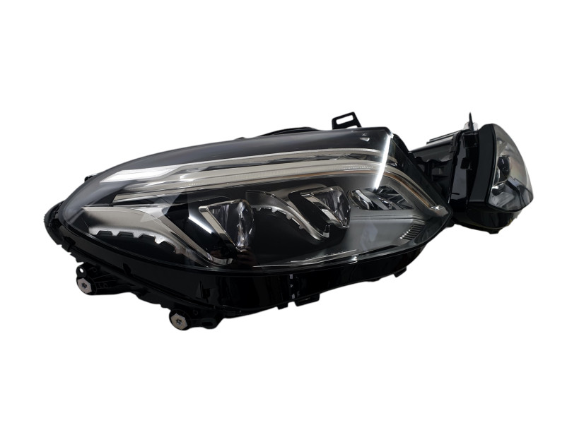 Передні фари  ( Led Adaptive ) на Mercedes-Benz GLE-Class W166 2015-2018 року