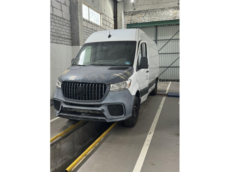 Передній бампер  ( AMG ) на Mercedes-Benz SPRINTER W907 2017-2025 року