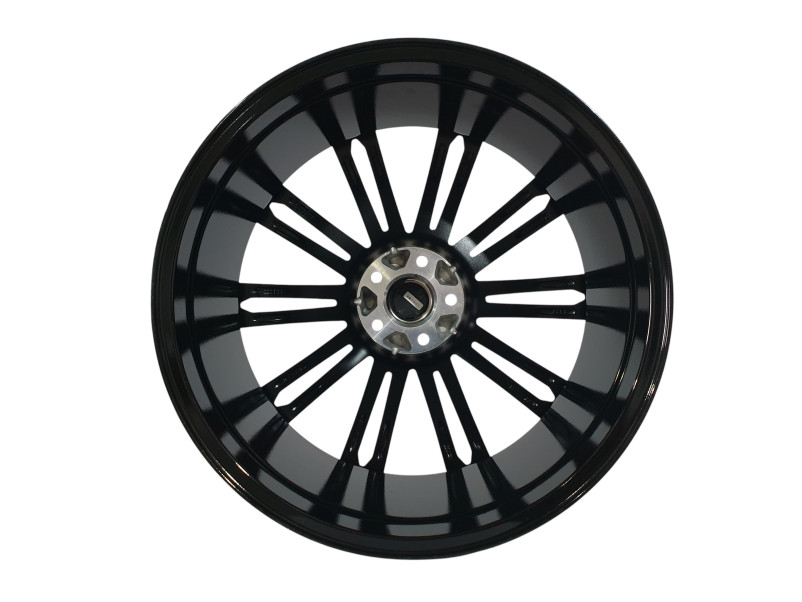R20 Black ( одноширокі 8.0J ET40 ) на Land Rover Range Rover Velar L560 2017-2021 року