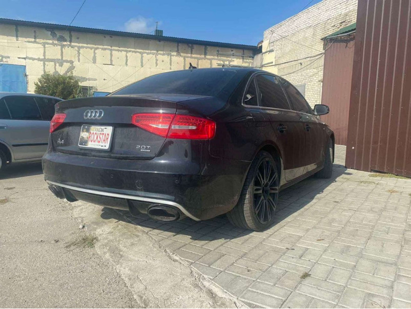 Дифузор ( заднього бампера ) Black Silver / Chrome Pipe ( в стилі RS4 ) на Audi A4 B8 2011-2015 року