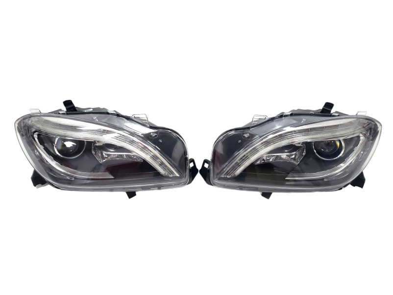 Передні фари  ( Bi-Xenon ) оригінал комплектні на Mercedes-Benz ML-Class W166 2011-2015 року