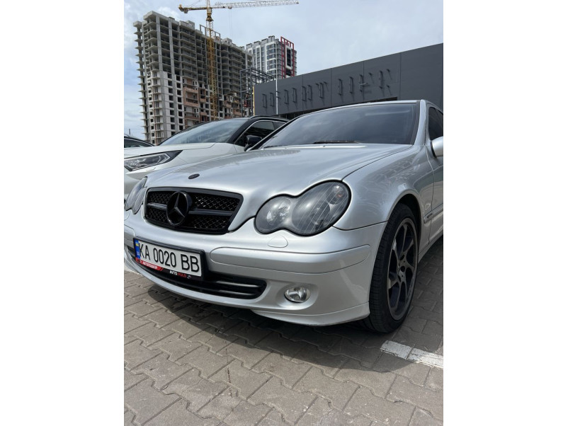 Решітка радіатора ALL Black SL на Mercedes-Benz C-Class W203 2000-2007 року