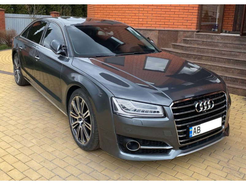 Передній бампер  ( в стилі S8 ) Chrome
 на Audi A8 D4 2014-2017 року