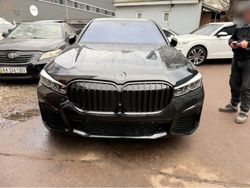 Комплект рестайлінга ( в нову модель )  ( стиль M760 + оптика ) на BMW 7 Series G11 / G12 2015-2019 року