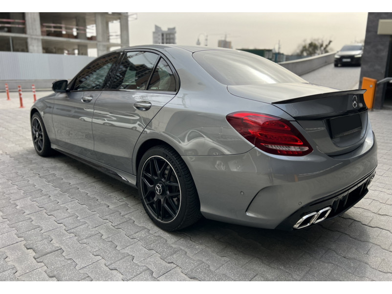 Спойлер Чорний глянець ( седан ) на Mercedes-Benz C-Class W205 2014-2018 року
