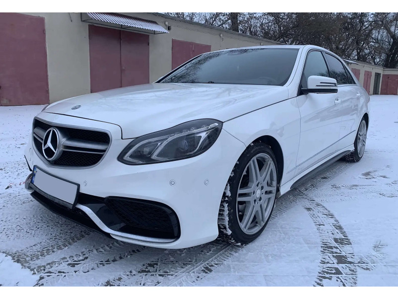 Передній бампер  ( стиль E63 AMG ) на Mercedes-Benz E-Class W212 2013-2016 року