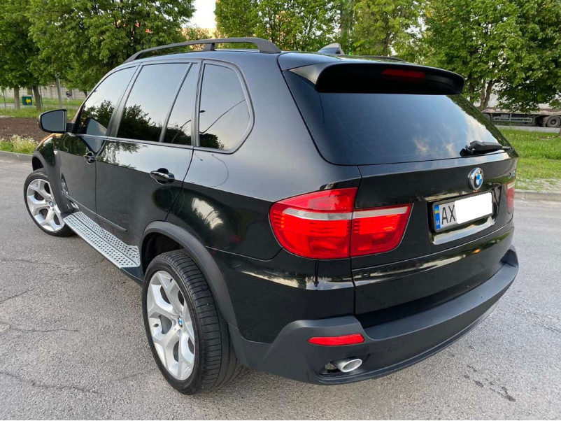 Розширювачі арок  розширені на BMW X5 E70 2010-2013 року