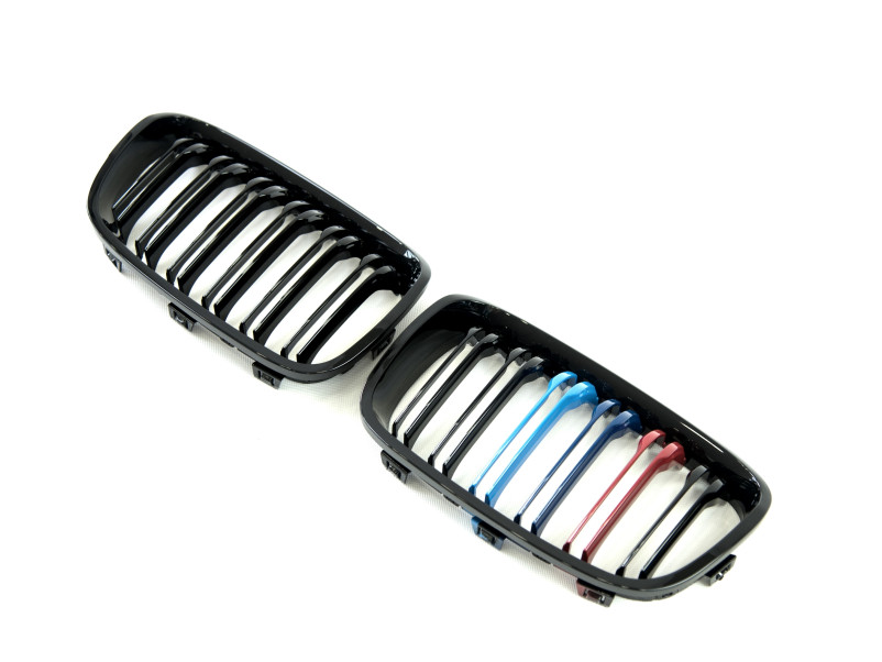 Ніздрі M-color ( Подвійні M-Look ) на BMW 1 Series F20 / F21 2011-2015 року