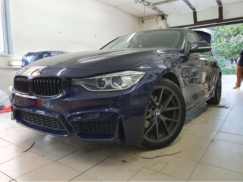 Передній бампер  ( M3 Look ) на BMW 3 Series F30 / F31 2011-2018 року