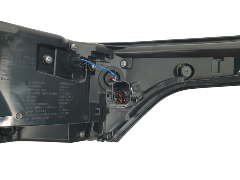 Задні ліхтарі  Стопи на Land Rover Range Rover Sport L494 2013-2017 року