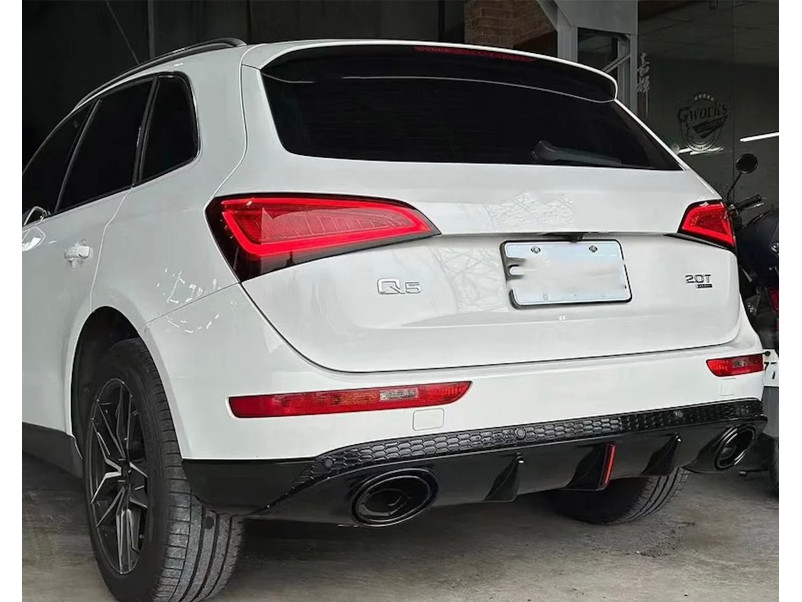 Дифузор ( заднього бампера ) Full Black / Chrome Pipe ( в стилі RSQ5 + лед стоп ) на Audi Q5 8R 2012-2016 року