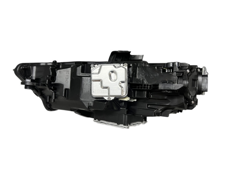 Передні фари  Full Led ( заміна на рестайлінг ) на Audi A3 8V 2012-2016 року
