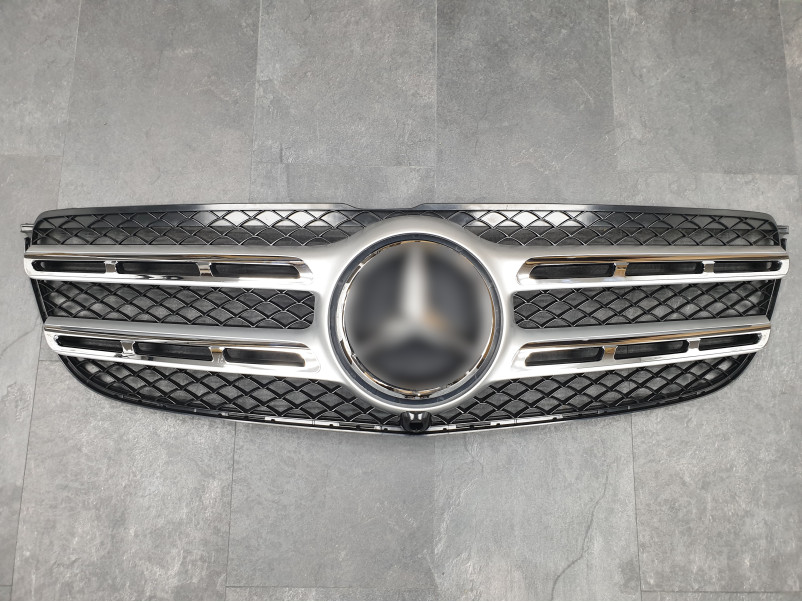 Решітка радіатора Chrome Silver AMG на Mercedes-Benz GLS-Class X166 2015-2019 року