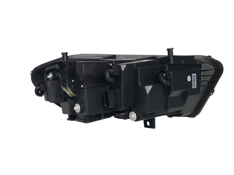Передні фари  Led ( заміна галогену ) на Mercedes-Benz A-Class W177 2018-2022 року