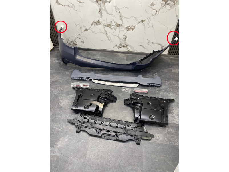 Задній бампер  ( M-Paket ) ПОШКОДЖЕНИЙ на BMW 5 Series G30 / G31 2017-2020 року