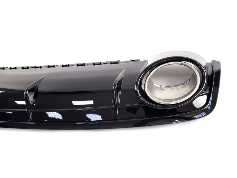 Дифузор ( заднього бампера ) Full Black / Chrome Pipe ( в стилі RSQ7 ) на Audi Q7 4M 2015-2020 року
