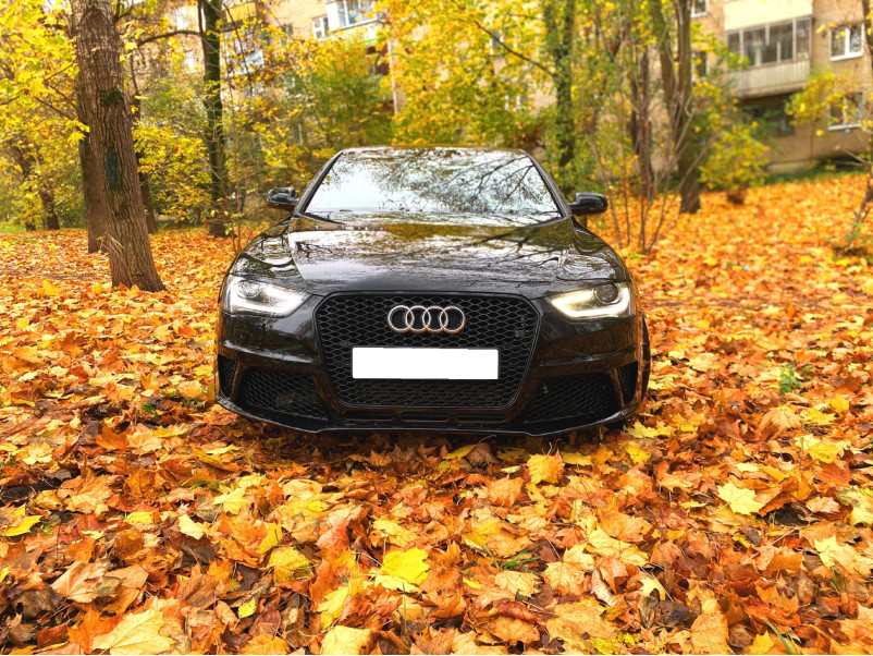 Передній бампер  ( стиль RS4 ) на Audi A4 B8 2011-2015 року