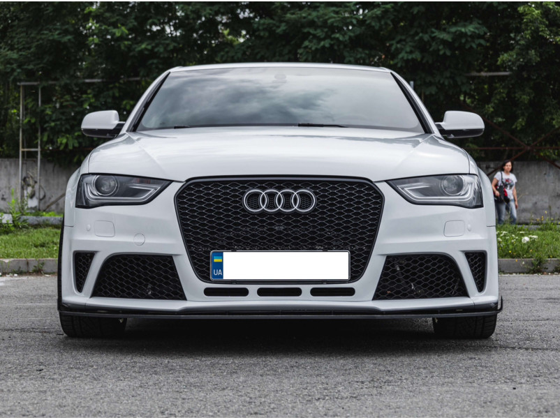 Передній бампер  ( стиль RS4 ) на Audi A4 B8 2011-2015 року