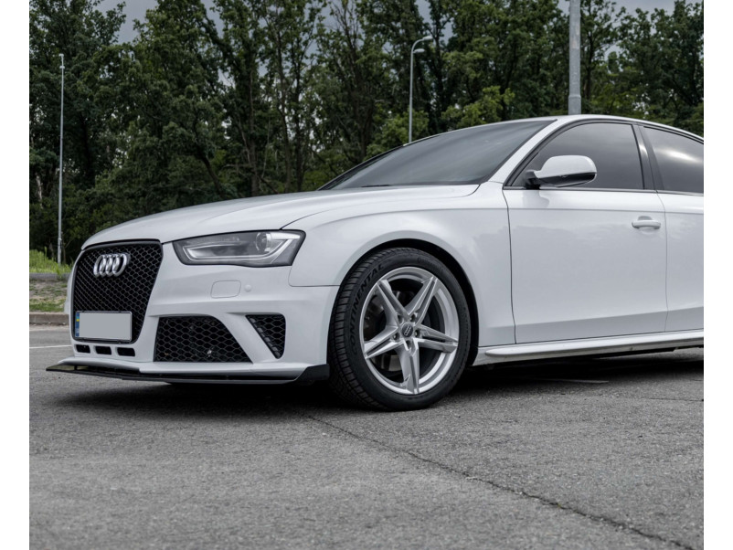 Передній бампер  ( стиль RS4 ) на Audi A4 B8 2011-2015 року