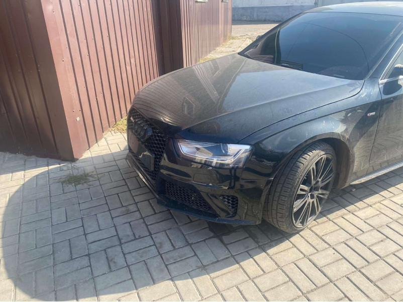 Передній бампер  ( стиль RS4 ) на Audi A4 B8 2011-2015 року