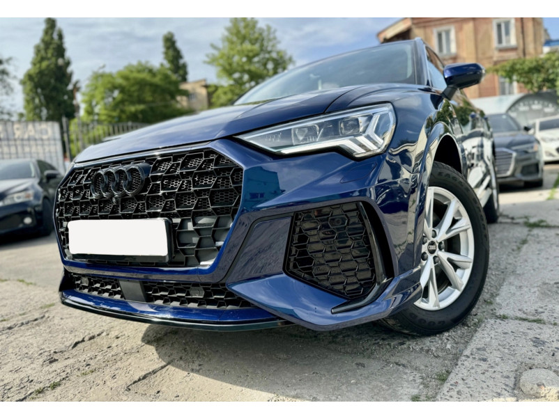 Передній бампер  ( в стилі RSQ3 ) на Audi Q3 83A 2018-2023 року