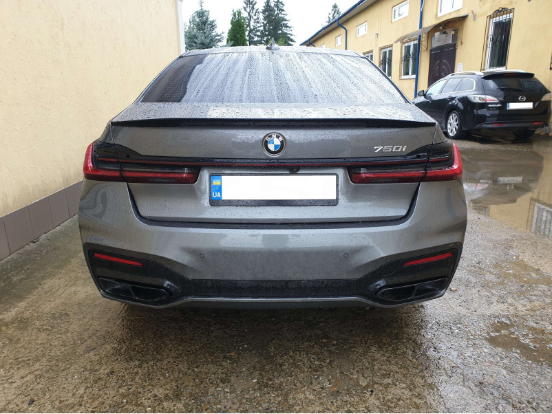 Спойлер Чорний глянець V1 на BMW 7 Series G11 / G12 2015-2019 року