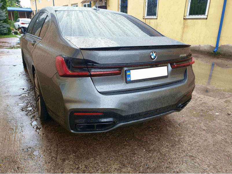 Спойлер Чорний глянець V1 на BMW 7 Series G11 / G12 2015-2019 року
