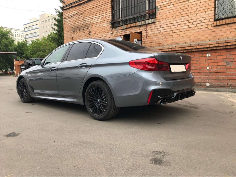 Накладки на пороги  ( стиль M5 F90 ) на BMW 5 Series G30 / G31 2017-2020 року