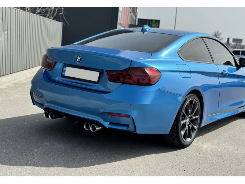 Задній бампер  ( стиль M4 F82 ) на BMW 4 Series F32 / F33 2013-2020 року